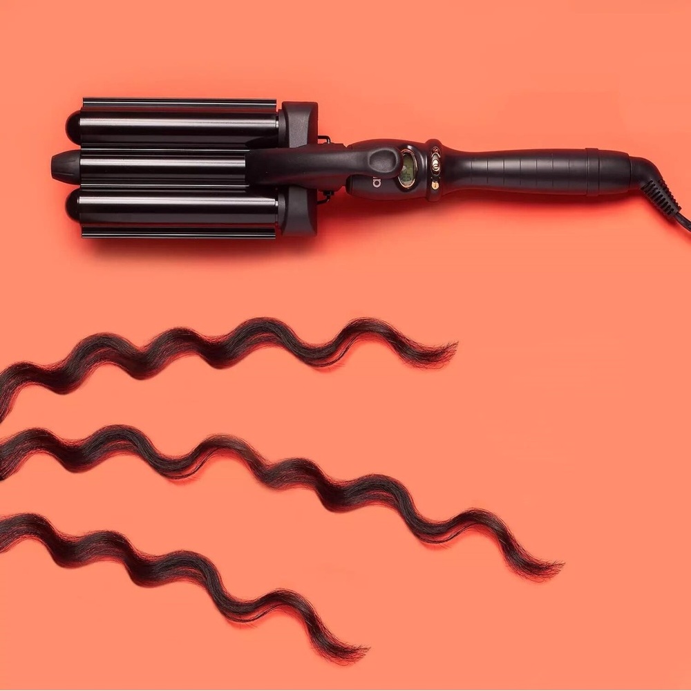 New BNIB amika Triple Barrel Wave Iron in Black on Coral Background - Giftable!